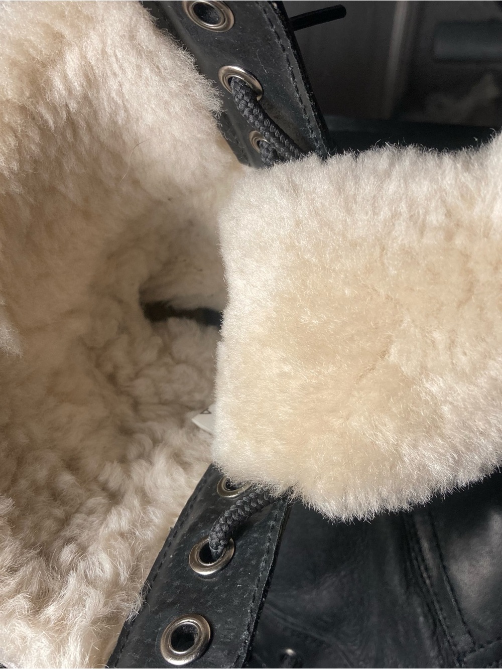 Black leatherLace-Up HEEL Boots with Cream faux Fur very warm excellen condition - Picture 4 of 13